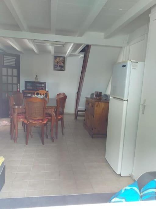 Maison Creole Chaleureuse Avec Stationnement Le Gosier  Eksteriør billede