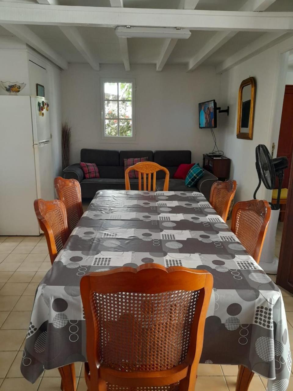 Maison Creole Chaleureuse Avec Stationnement Le Gosier  Eksteriør billede